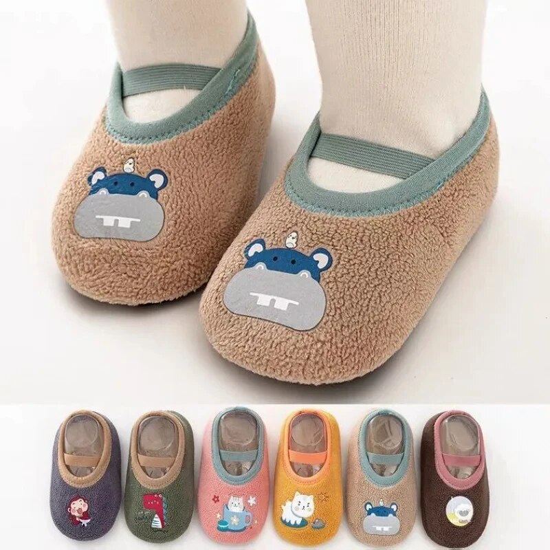 Kids Indoor Outdoor Slippers - Bebê antiderrapante meias recém-nascidos quente berço